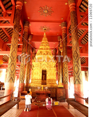 Wat Phra That Lampang Luang,famous temple , Lampang , Thailand 11069720
