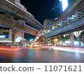 泰國火車站橫穿夜視圖·曼谷·泰國 11071621