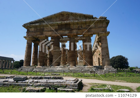 Paestum remains 11074129