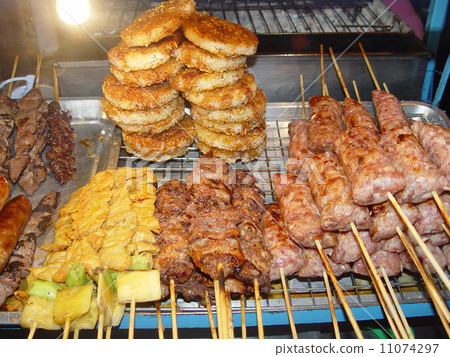 Street skewers (Bangkok / Patpong / Thailand) 11074297
