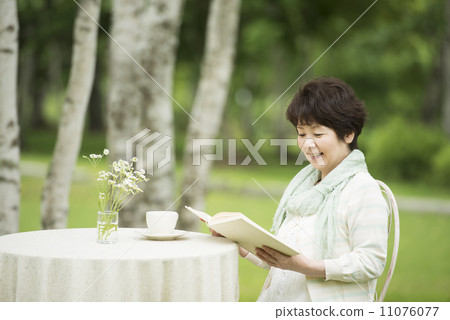 高級女人讀 高級女人讀 11076077