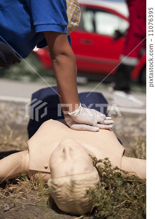 First aid after car crash First aid after car crash 11076395