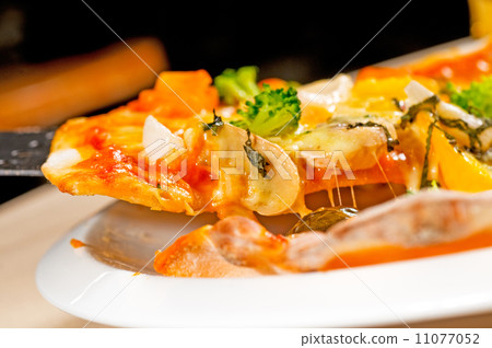 vegetarian pizza vegetarian pizza 11077052