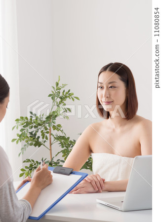 Cool beauty image 11080854