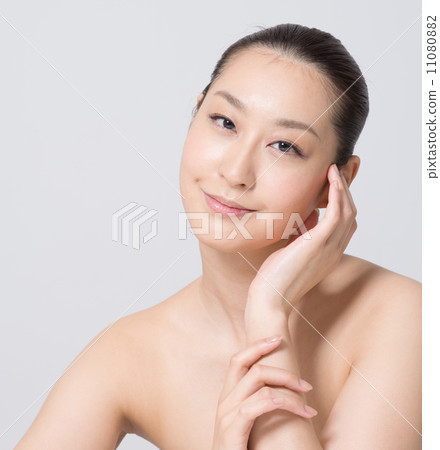 Cool beauty image 11080882