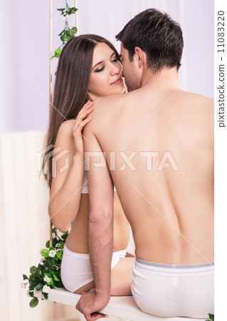 Sweet couple 11083220