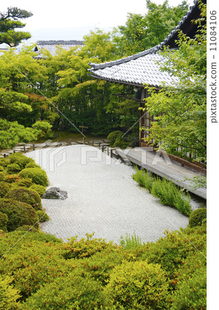 The garden of Kinpukuji 11084106