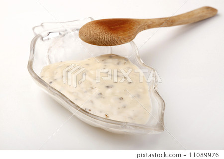 Basil tartar sauce 11089976