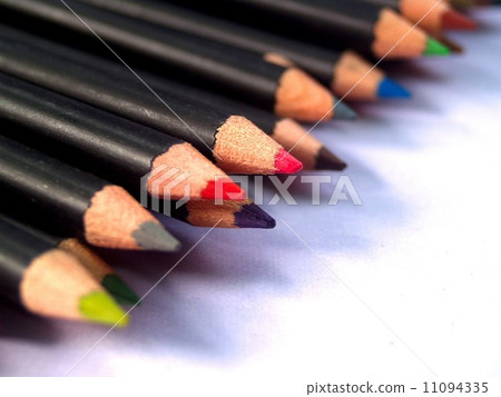 Colour pencils 11094335