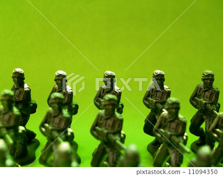 toy soldiers attack the enemy 11094350