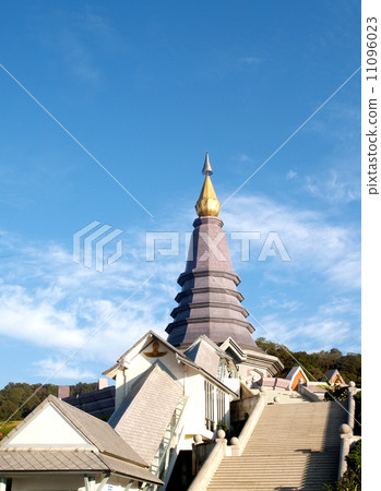 Doi Inthanon, Chiang Mai , Thailand 11096023