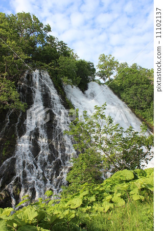 Oshinkoshin waterfall 11102137