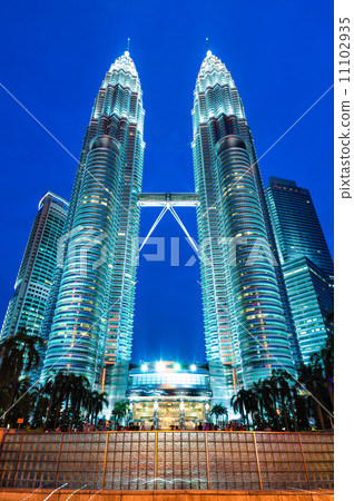 Petronas Towers Petronas Towers 11102935
