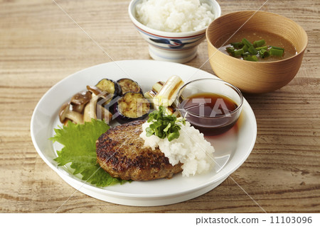 Japanese-style hamburger set meal Japanese-style hamburger set meal 11103096