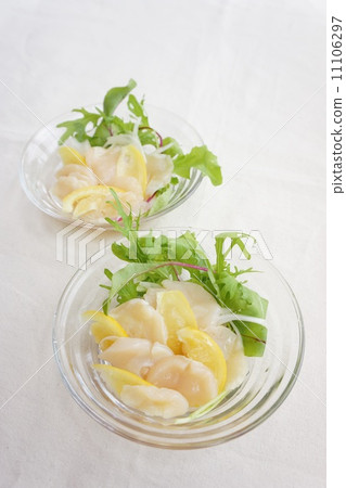Marinated scallops and salt lemons Marinated scallops and salt lemons 11106297