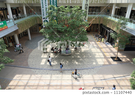 高松市丸龜町購物街再開發館“丸龜町綠” 高松市丸龜町購物街再開發館“丸龜町綠” 11107440