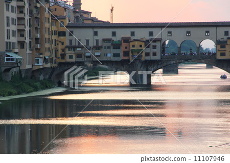 Ponte Vecchio (Florence) 11107946