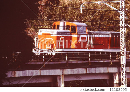 內燃機車轉發 11108995