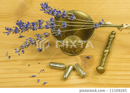 Lavender with mortar 11109265