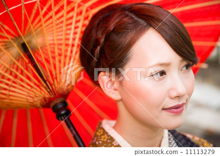 一個穿著和服的女人 一個穿著和服的女人 11113279