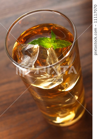 Peach oolong cocktail 11117070