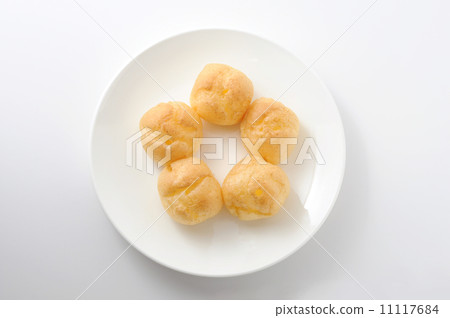 Pure cream puffed with dish French sweets White back 11117684