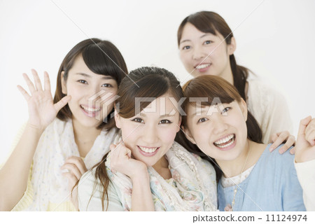 四個女人微笑 四個女人微笑 11124974