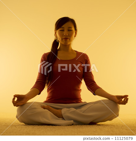 做瑜伽的女人 11125079