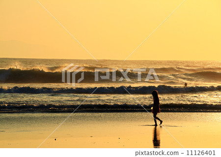 At the beach at dusk At the beach at dusk 11126401
