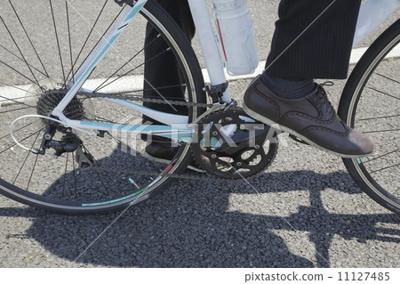 與公路賽車通勤 與公路賽車通勤 11127485