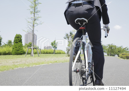 Commute with a road racer 11127494