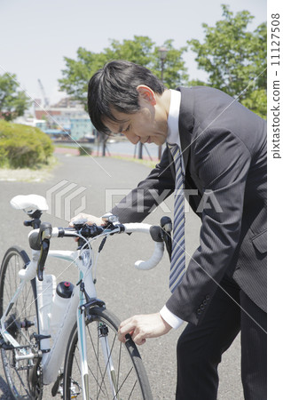 Commute with a road racer 11127508