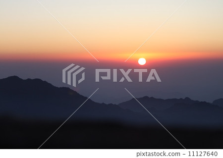 Sunrise 11127640