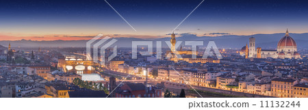 Arno River and Ponte Vecchio at sunset, Florence 11132244