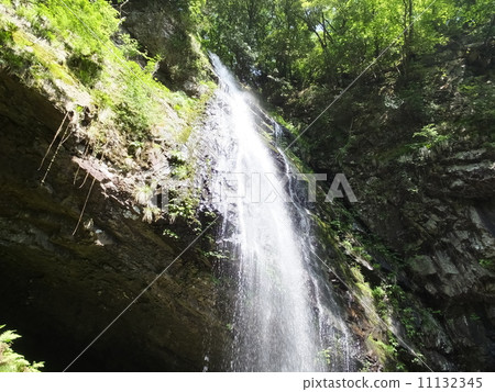 龍鳳瀑布（島根縣雲南市） 11132345