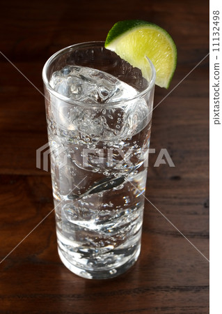 Gin tonic cocktail Gin tonic cocktail 11132498