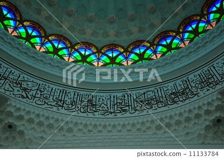 Detail inside dome of Sultan Abdul Samad Mosque (KLIA Mosque) in Selangor 11133784