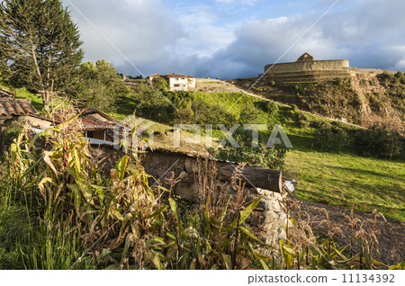 Ingapirca, Inca wall and town, largest known Inca ruins in Ecuad 11134392