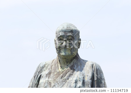 Shigeru Yoshida的雕像 11134719