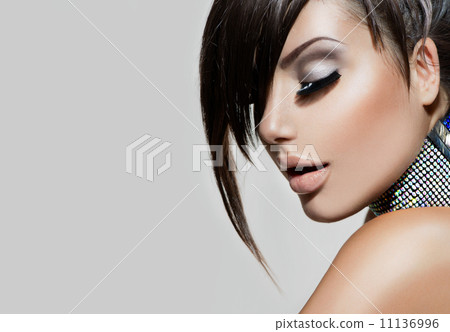 Fashion Beauty Girl. Gorgeous Woman Portrait 11136996