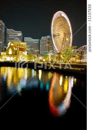 Night view of Yokohama 11137838