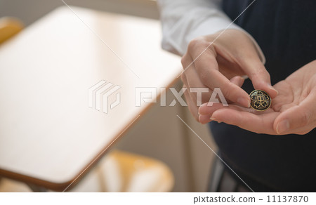 Second button Second button 11137870