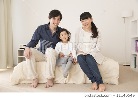 臥室裡的一家人 11140549