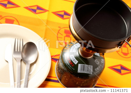 Let's go to the camp 11141371