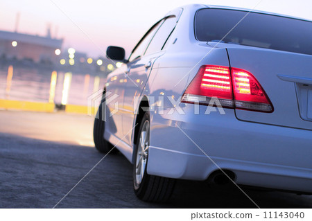 Japanese luxury sedan [early morning sea] 11143040