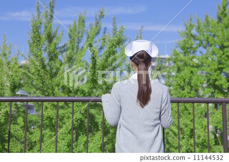 Nurse behind the back Nurse behind the back 11144532
