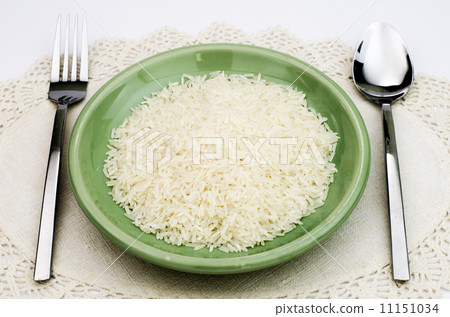 Uncooked rice Uncooked rice 11151034