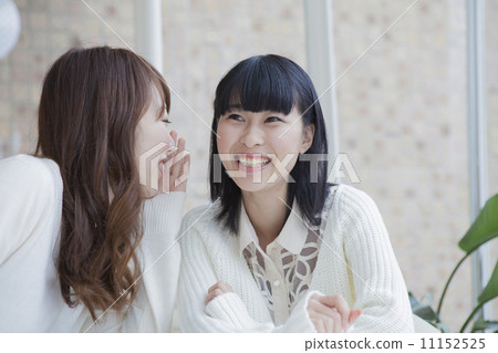 A woman who talks about secrets 11152525