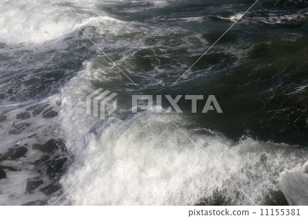 background waves in the sea 11155381