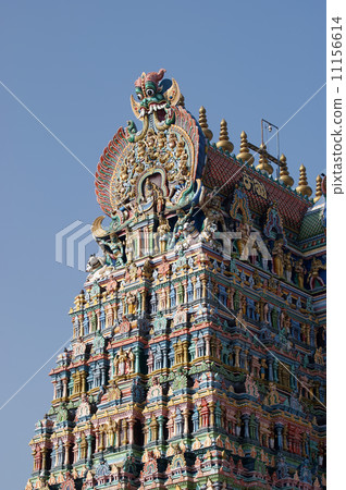 Meenakshi hindu temple in Madurai, Tamil Nadu, South India Meenakshi hindu temple in Madurai, Tamil Nadu, South India 11156614